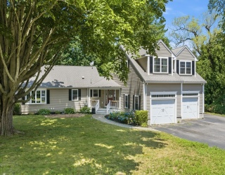 11 Baker Street, Halifax, Massachusetts, 3 Bedrooms Bedrooms, 7 Rooms Rooms,2 BathroomsBathrooms,Residential,For Sale,Baker Street,73548672