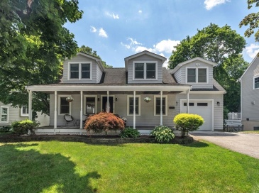 86 Grosvenor Rd., Needham, Massachusetts, 3 Bedrooms Bedrooms, 8 Rooms Rooms,2.5 BathroomsBathrooms,Residential,For Sale,Grosvenor Rd.,73548697