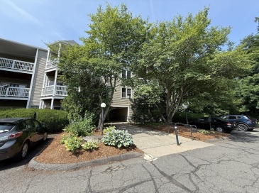 23 Randolph Place, Northampton, Massachusetts, 2 Bedrooms Bedrooms, 4 Rooms Rooms,1 BathroomBathrooms,Residential,For Sale,Randolph Place,73548714