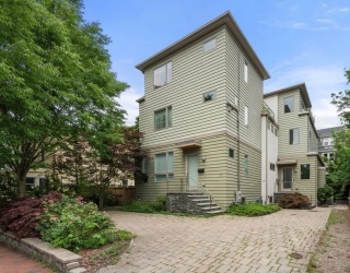 149 Raymond Street, Cambridge, Massachusetts, 4 Bedrooms Bedrooms, 9 Rooms Rooms,4.5 BathroomsBathrooms,Residential,For Sale,Raymond Street,73548712