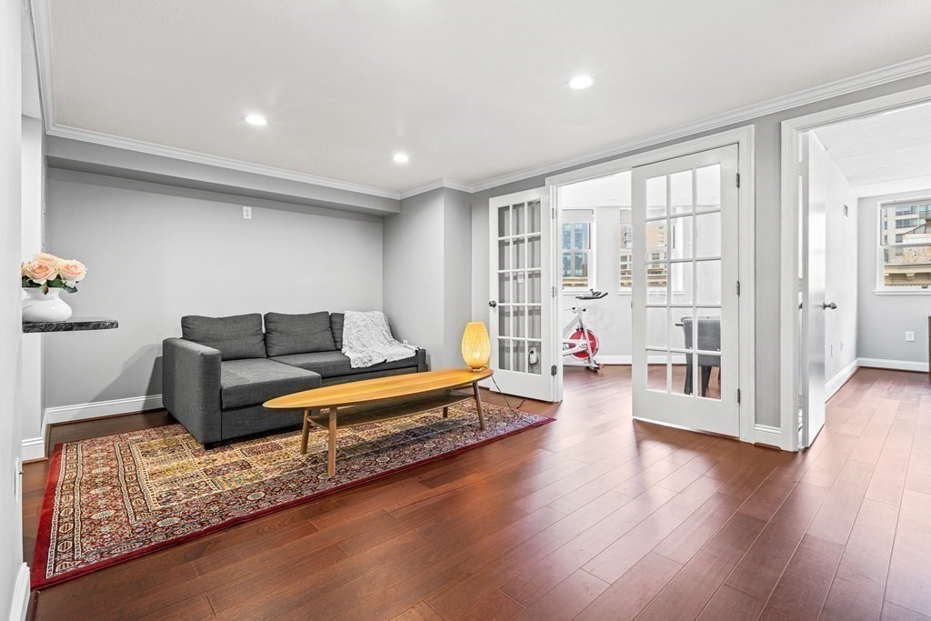 108 Peterborough St, Boston, Massachusetts, 1 Bedroom Bedrooms, 4 Rooms Rooms,1 BathroomBathrooms,Residential Lease,For Rent,Peterborough St,73548730