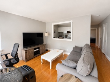 135 Farragut Rd, Boston, Massachusetts, 1 Bedroom Bedrooms, 3 Rooms Rooms,1 BathroomBathrooms,Residential Lease,For Rent,Farragut Rd,73548769 135 Farragut Rd, Boston, Massachusetts, 1 Bedroom Bedrooms, 3 Rooms Rooms,1 BathroomBathrooms,Residential Lease,For Rent,Farragut Rd,73548769