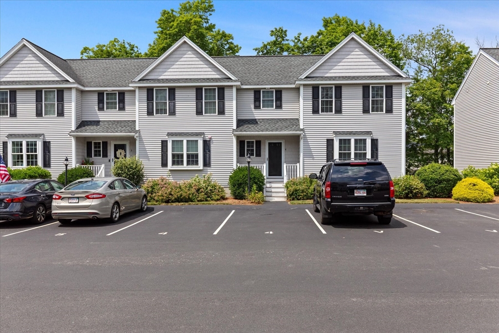 4 Cassidy Pl, Bridgewater, Massachusetts, 2 Bedrooms Bedrooms, 5 Rooms Rooms,2.5 BathroomsBathrooms,Residential,For Sale,Cassidy Pl,73548777