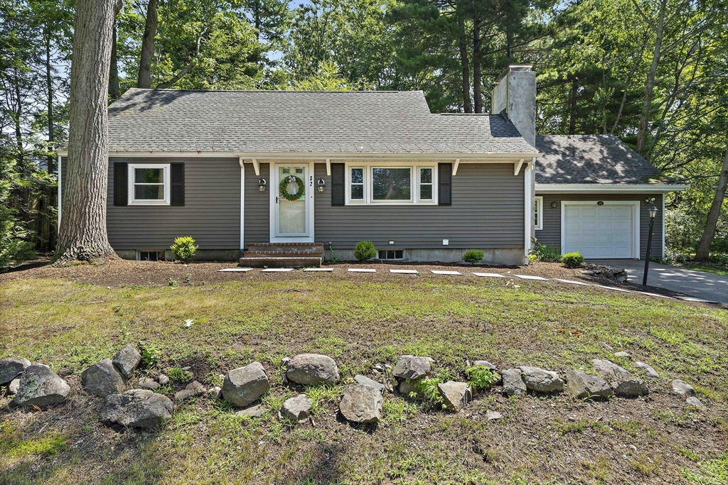 32 Greenlodge St, Dedham, Massachusetts, 4 Bedrooms Bedrooms, 7 Rooms Rooms,2 BathroomsBathrooms,Residential,For Sale,Greenlodge St,73548632