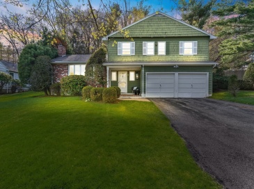62 Lovett Rd, Newton, Massachusetts, 4 Bedrooms Bedrooms, 9 Rooms Rooms,2.5 BathroomsBathrooms,Residential,For Sale,Lovett Rd,73505216