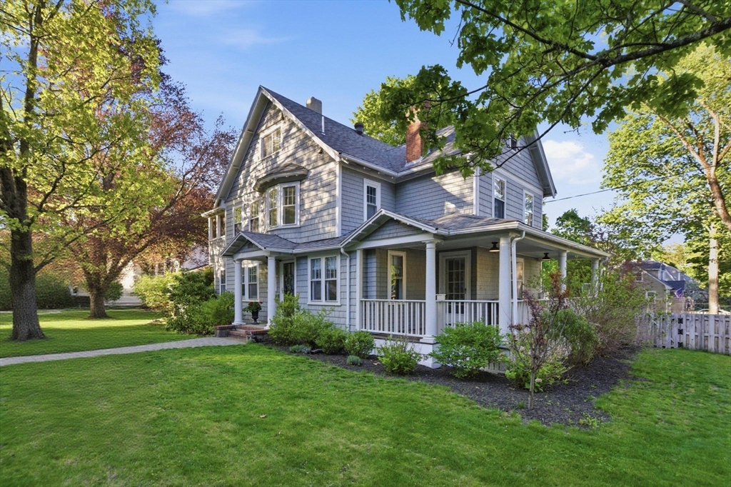 120 Summer Ave, Reading, Massachusetts, 4 Bedrooms Bedrooms, 10 Rooms Rooms,2.5 BathroomsBathrooms,Residential,For Sale,Summer Ave,73518426