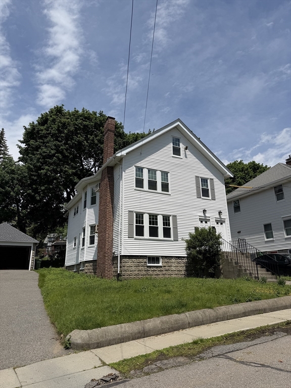 12 Amherst Road, Watertown, Massachusetts, 3 Bedrooms Bedrooms, 6 Rooms Rooms,1 BathroomBathrooms,Residential Lease,For Rent,Amherst Road,73519353