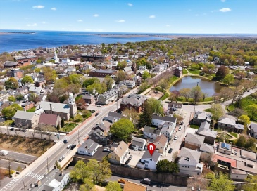 8 Vernon Ct, Newburyport, Massachusetts, 4 Bedrooms Bedrooms, 8 Rooms Rooms,1.5 BathroomsBathrooms,Residential,For Sale,Vernon Ct,73517232