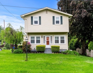 1 Lawton St, Haverhill, Massachusetts, 3 Bedrooms Bedrooms, 6 Rooms Rooms,2 BathroomsBathrooms,Residential,For Sale,Lawton St,73523320