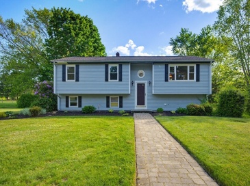 205 Brook St, Rehoboth, Massachusetts, 3 Bedrooms Bedrooms, 6 Rooms Rooms,1.5 BathroomsBathrooms,Residential,For Sale,Brook St,73528567