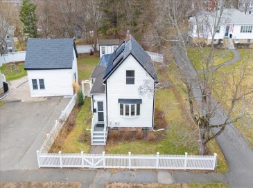 18 Sherman Pl, Woburn, Massachusetts, 3 Bedrooms Bedrooms, 6 Rooms Rooms,1.5 BathroomsBathrooms,Residential Lease,For Rent,Sherman Pl,73540240