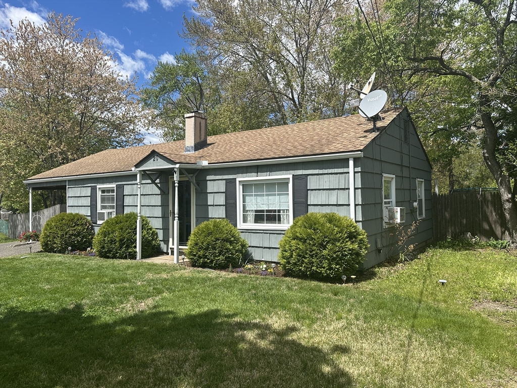 20 Keddy St, Springfield, Massachusetts, 3 Bedrooms Bedrooms, 5 Rooms Rooms,1 BathroomBathrooms,Residential,For Sale,Keddy St,73517418