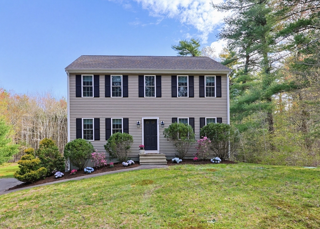 230 Old Center St, Middleboro, Massachusetts, 3 Bedrooms Bedrooms, 6 Rooms Rooms,2 BathroomsBathrooms,Residential,For Sale,Old Center St,73518028