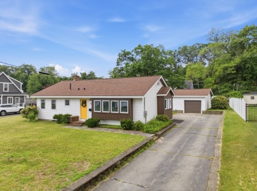 40 Pine St, Hudson, Massachusetts, 3 Bedrooms Bedrooms, 6 Rooms Rooms,2 BathroomsBathrooms,Residential,For Sale,Pine St,73536282