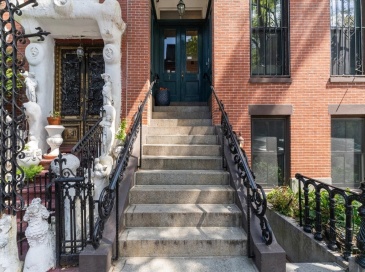 7 Dwight St, Boston, Massachusetts, 2 Bedrooms Bedrooms, 4 Rooms Rooms,1 BathroomBathrooms,Residential,For Sale,Dwight St,73514416