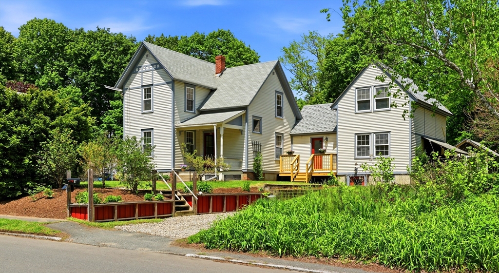 97 Shelburne Road, Greenfield, Massachusetts, 4 Bedrooms Bedrooms, 9 Rooms Rooms,2 BathroomsBathrooms,Residential,For Sale,Shelburne Road,73521326