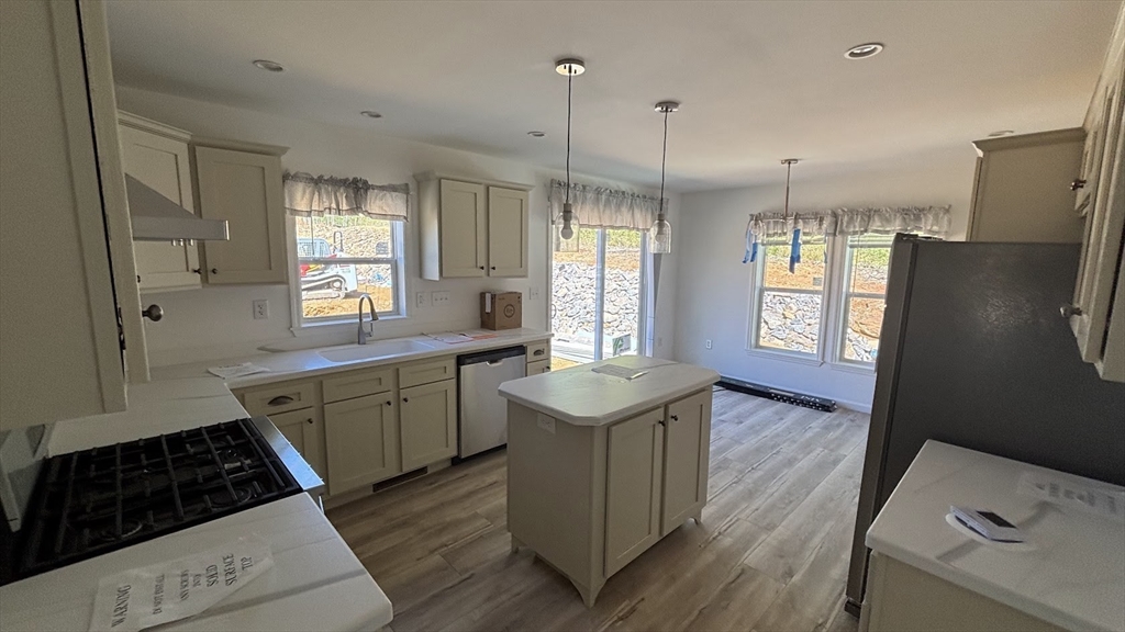 20 Pinrock Drive, Sturbridge, Massachusetts, 2 Bedrooms Bedrooms, 5 Rooms Rooms,2 BathroomsBathrooms,Residential,For Sale,Pinrock Drive,73520179