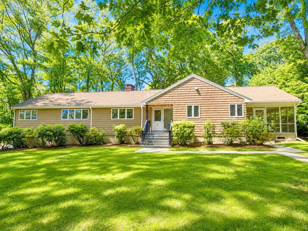 5 Philip Rd, Lexington, Massachusetts, 4 Bedrooms Bedrooms, 7 Rooms Rooms,2.5 BathroomsBathrooms,Residential Lease,For Rent,Philip Rd,73533657