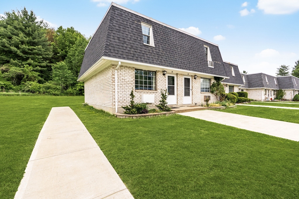 26 Princeton Ter, Greenfield, Massachusetts, 2 Bedrooms Bedrooms, 4 Rooms Rooms,1.5 BathroomsBathrooms,Residential,For Sale,Princeton Ter,73523750
