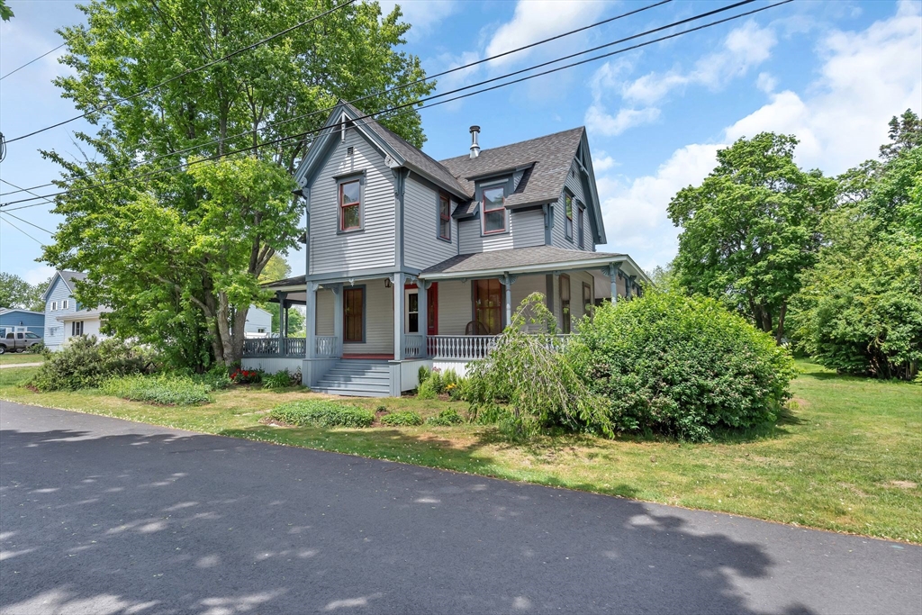 41 Lippitt Avenue, Warwick, Rhode Island, 3 Bedrooms Bedrooms, 6 Rooms Rooms,1.5 BathroomsBathrooms,Residential,For Sale,Lippitt Avenue,73521718