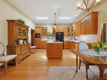 665 South St, Walpole, Massachusetts, 3 Bedrooms Bedrooms, 6 Rooms Rooms,1 BathroomBathrooms,Residential,For Sale,South St,73548842