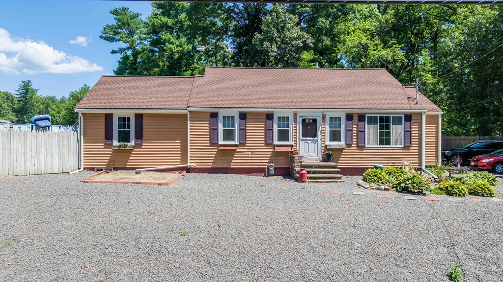85 Alfred Lord Blvd, Taunton, Massachusetts, 3 Bedrooms Bedrooms, 7 Rooms Rooms,2 BathroomsBathrooms,Residential,For Sale,Alfred Lord Blvd,73548960
