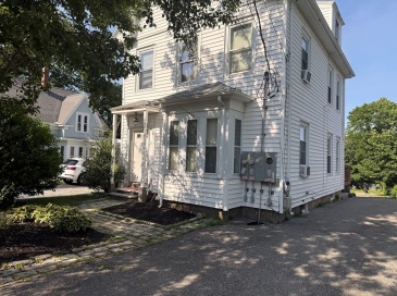 211 Court St, Plymouth, Massachusetts, 5 Bedrooms Bedrooms, 11 Rooms Rooms,2.5 BathroomsBathrooms,Residential Income,For Sale,Court St,73548983