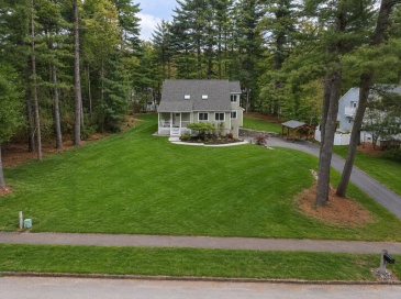 65 Briarcliff Ln, Holliston, Massachusetts, 3 Bedrooms Bedrooms, 8 Rooms Rooms,2 BathroomsBathrooms,Residential,For Sale,Briarcliff Ln,73518536