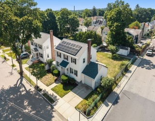 76 Clearwater Drive, Boston, Massachusetts, 3 Bedrooms Bedrooms, 7 Rooms Rooms,2 BathroomsBathrooms,Residential,For Sale,Clearwater Drive,73549008