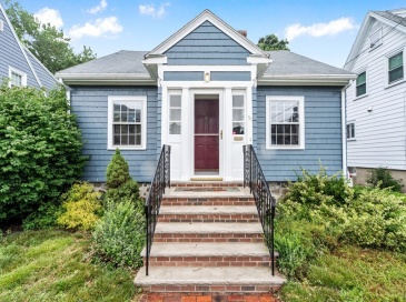 51 Fairlawn St, Malden, Massachusetts, 3 Bedrooms Bedrooms, 7 Rooms Rooms,2 BathroomsBathrooms,Residential Lease,For Rent,Fairlawn St,73549036