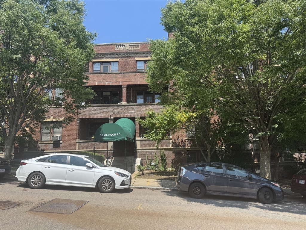 35 Mount Hood, Boston, Massachusetts, 2 Bedrooms Bedrooms, 4 Rooms Rooms,1 BathroomBathrooms,Residential,For Sale,Mount Hood,73548791