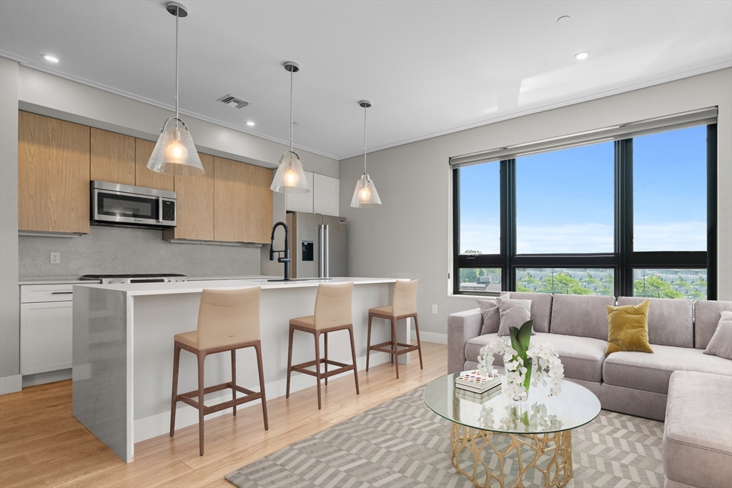 70 Leo Birmingham Parkway, Boston, Massachusetts, 2 Bedrooms Bedrooms, 6 Rooms Rooms,2 BathroomsBathrooms,Residential Lease,For Rent,Leo Birmingham Parkway,73513388