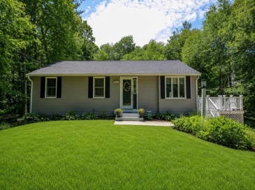 93 Franklin St, Douglas, Massachusetts, 3 Bedrooms Bedrooms, 5 Rooms Rooms,1 BathroomBathrooms,Residential,For Sale,Franklin St,73535051