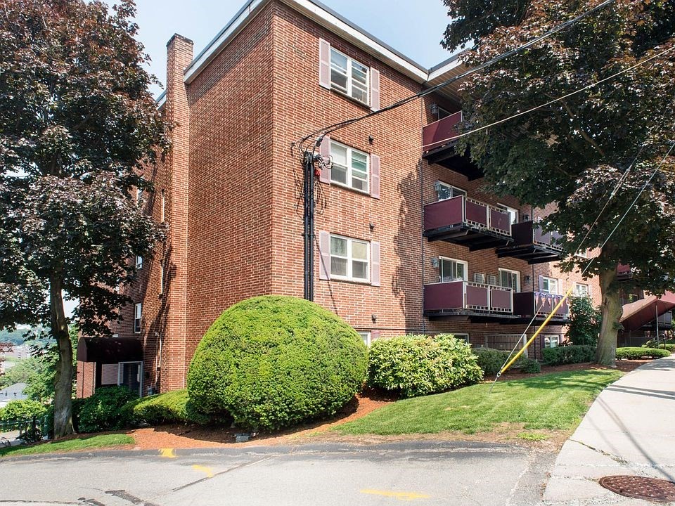 70 Warren Ave, Chelsea, Massachusetts, 2 Bedrooms Bedrooms, 4 Rooms Rooms,1 BathroomBathrooms,Residential,For Sale,Warren Ave,73495097