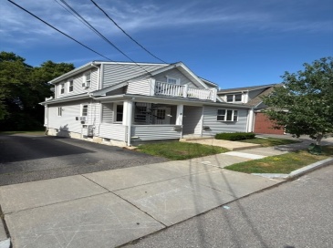 8 Linden St, Watertown, Massachusetts, 2 Bedrooms Bedrooms, 4 Rooms Rooms,1 BathroomBathrooms,Residential Lease,For Rent,Linden St,73544429