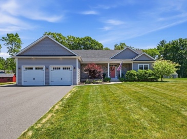 4 Honeybird Run, Southwick, Massachusetts, 3 Bedrooms Bedrooms, 10 Rooms Rooms,2.5 BathroomsBathrooms,Residential,For Sale,Honeybird Run,73538275