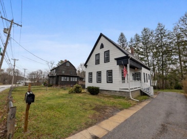 411 Market St, Rockland, Massachusetts, 4 Bedrooms Bedrooms, 7 Rooms Rooms,3 BathroomsBathrooms,Residential,For Sale,Market St,73497912 411 Market St, Rockland, Massachusetts, 4 Bedrooms Bedrooms, 7 Rooms Rooms,3 BathroomsBathrooms,Residential,For Sale,Market St,73497912