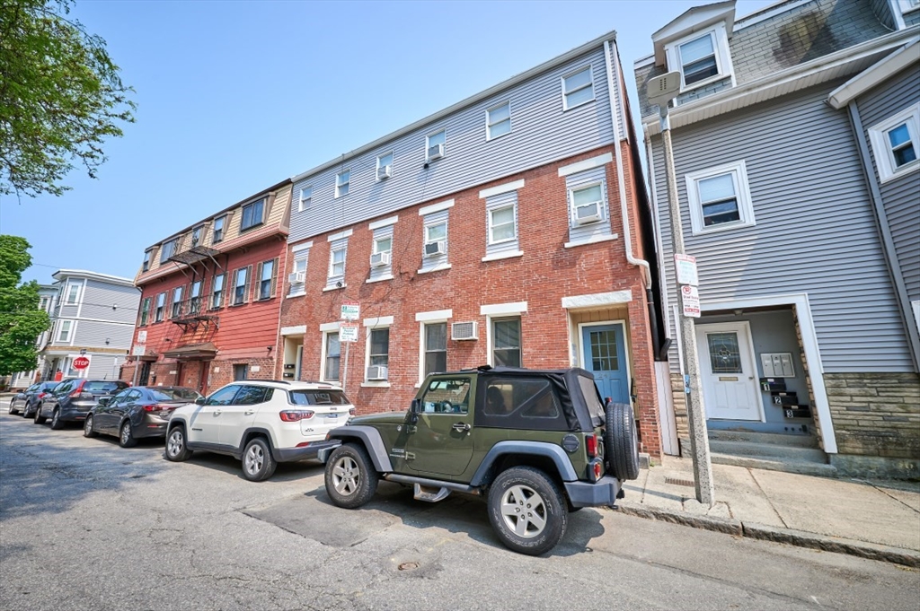 241-243 E St, Boston, Massachusetts, 12 Bedrooms Bedrooms, 22 Rooms Rooms,6 BathroomsBathrooms,Residential Income,For Sale,E St,73548801