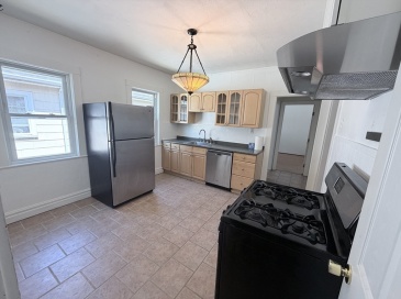 81 Linden Ave, Malden, Massachusetts, 3 Bedrooms Bedrooms, 6 Rooms Rooms,1 BathroomBathrooms,Residential Lease,For Rent,Linden Ave,73548822 81 Linden Ave, Malden, Massachusetts, 3 Bedrooms Bedrooms, 6 Rooms Rooms,1 BathroomBathrooms,Residential Lease,For Rent,Linden Ave,73548822