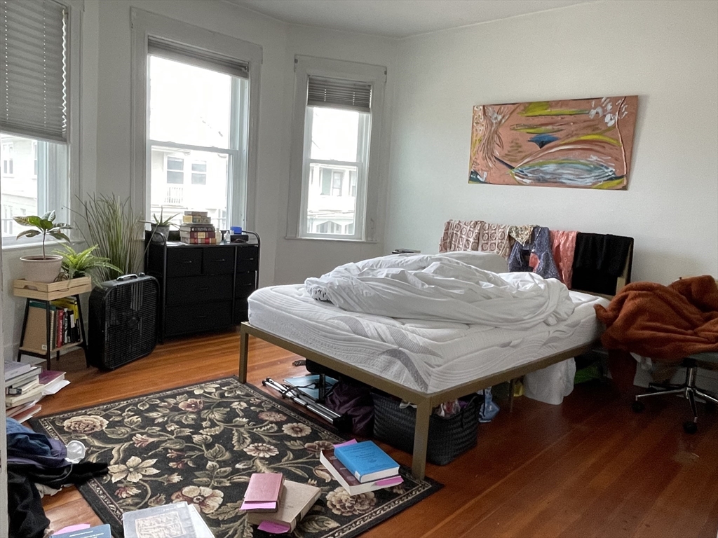 46 Frederick Ave, Medford, Massachusetts, 3 Bedrooms Bedrooms, 6 Rooms Rooms,1 BathroomBathrooms,Residential Lease,For Rent,Frederick Ave,73548829