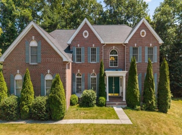 10 Hemingway St, Shrewsbury, Massachusetts, 4 Bedrooms Bedrooms, 9 Rooms Rooms,3.5 BathroomsBathrooms,Residential,For Sale,Hemingway St,73548836