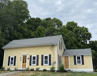 11 Cross St, Southborough, Massachusetts, 3 Bedrooms Bedrooms, 6 Rooms Rooms,2.5 BathroomsBathrooms,Residential Lease,For Rent,Cross St,73548870