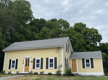 11 Cross St, Southborough, Massachusetts, 3 Bedrooms Bedrooms, 6 Rooms Rooms,2.5 BathroomsBathrooms,Residential Lease,For Rent,Cross St,73548870