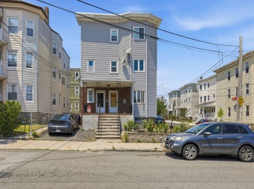 88 Vernal St, Everett, Massachusetts, 3 Bedrooms Bedrooms, 6 Rooms Rooms,1 BathroomBathrooms,Residential Lease,For Rent,Vernal St,73548874