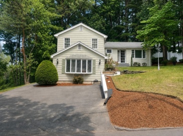 39 Winona Street, Peabody, Massachusetts, 4 Bedrooms Bedrooms, 10 Rooms Rooms,1.5 BathroomsBathrooms,Residential,For Sale,Winona Street,73540104