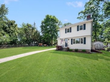 22 Clyde St, Blackstone, Massachusetts, 3 Bedrooms Bedrooms, 6 Rooms Rooms,1.5 BathroomsBathrooms,Residential,For Sale,Clyde St,73549124 22 Clyde St, Blackstone, Massachusetts, 3 Bedrooms Bedrooms, 6 Rooms Rooms,1.5 BathroomsBathrooms,Residential,For Sale,Clyde St,73549124