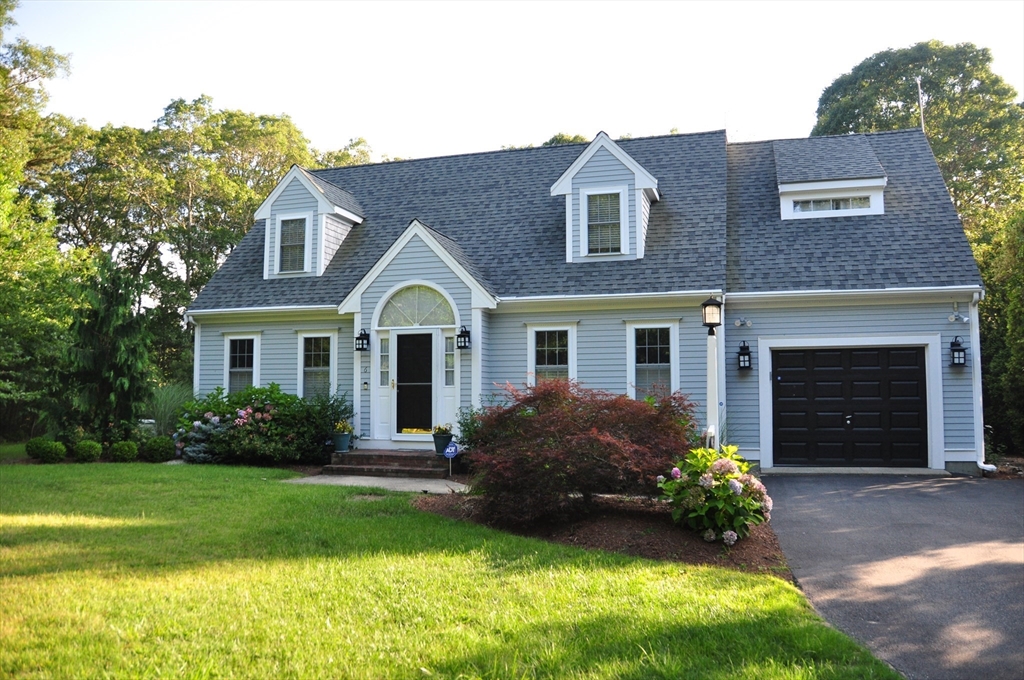 6 Country Club, Falmouth, Massachusetts, 4 Bedrooms Bedrooms, 8 Rooms Rooms,2 BathroomsBathrooms,Residential Lease,For Rent,Country Club,73549161