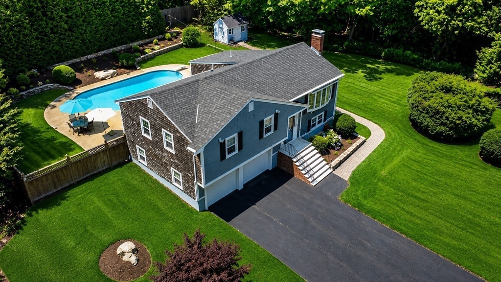 22 Harvest Ln, Hingham, Massachusetts, 3 Bedrooms Bedrooms, 5 Rooms Rooms,2 BathroomsBathrooms,Residential,For Sale,Harvest Ln,73545468