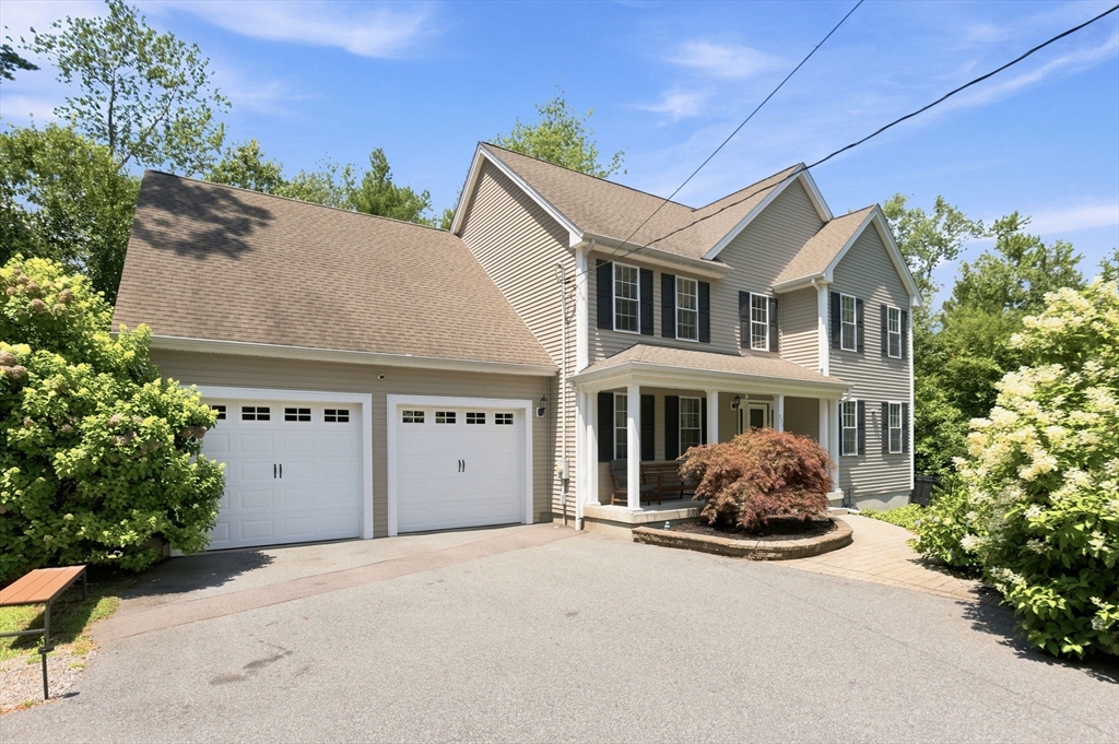 524 Lindsey St, Attleboro, Massachusetts, 4 Bedrooms Bedrooms, 8 Rooms Rooms,2.5 BathroomsBathrooms,Residential,For Sale,Lindsey St,73548827