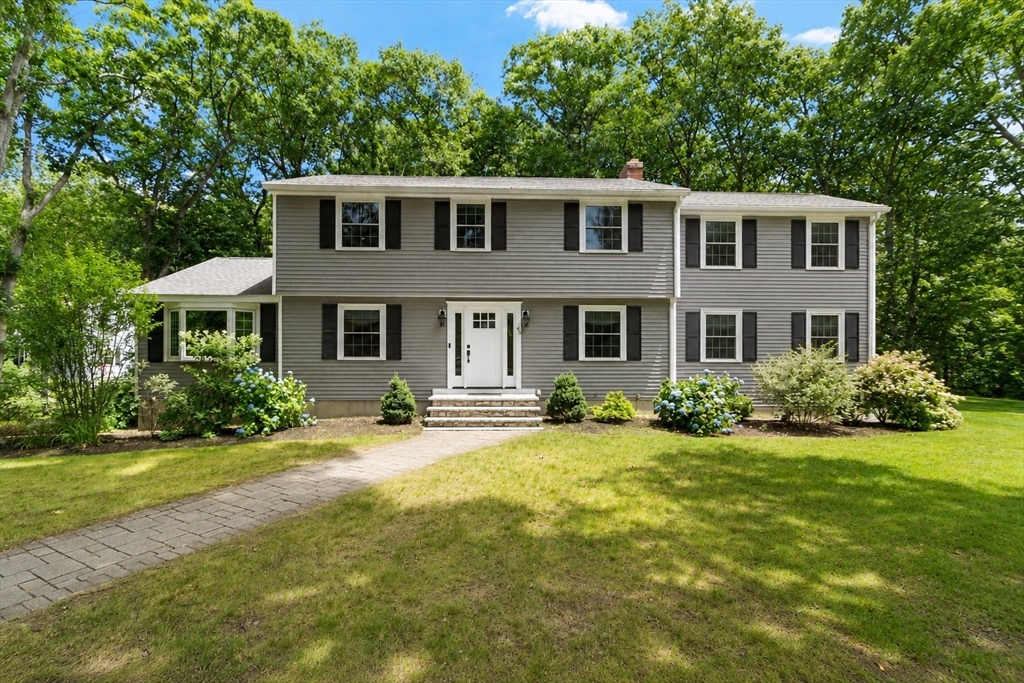 45 Woodberry Lane, North Andover, Massachusetts, 3 Bedrooms Bedrooms, 8 Rooms Rooms,2.5 BathroomsBathrooms,Residential,For Sale,Woodberry Lane,73549045